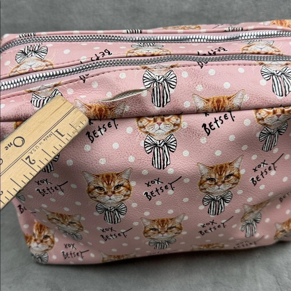 Betsey Johnson XOX Pink Kittens Striped Bowties Make-Up Cosmetics Toiletries Bag